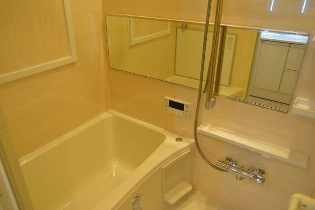 府中市住吉町２丁目の中古マンションの浴室
