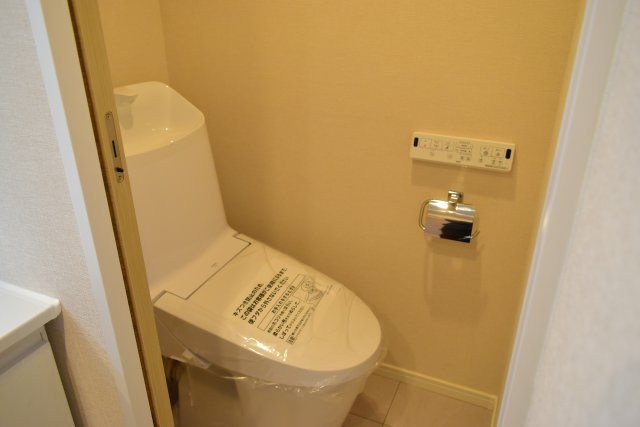 府中市住吉町２丁目の中古マンションのトイレ