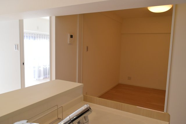 府中市住吉町２丁目の中古マンションの洋室