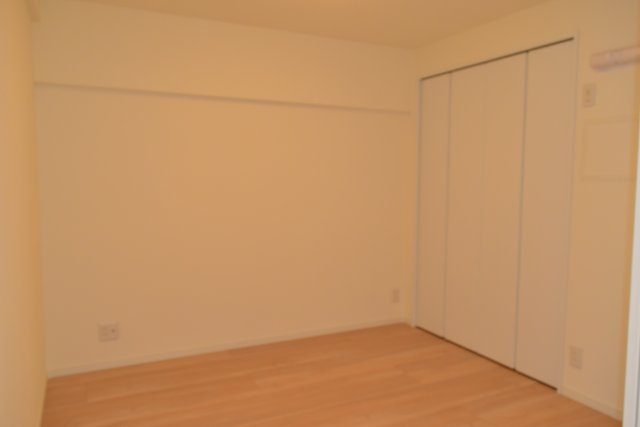 府中市住吉町２丁目の中古マンションの洋室