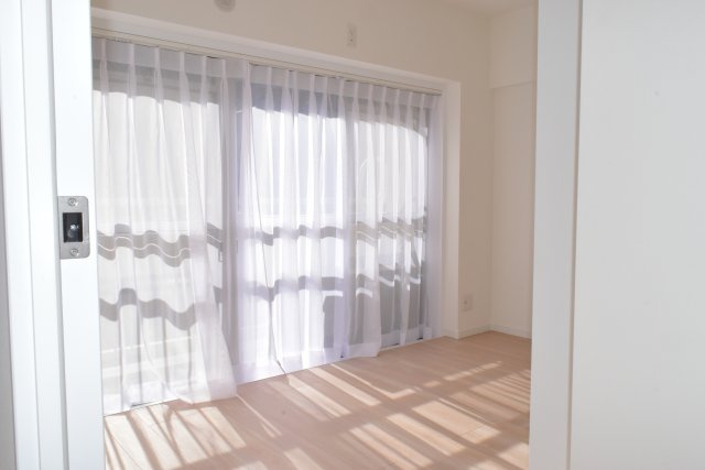 府中市住吉町２丁目の中古マンションの洋室