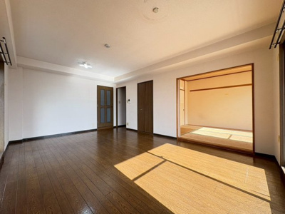 【居間・リビング】 | トレ・ビバース上山手公園Ⅰ