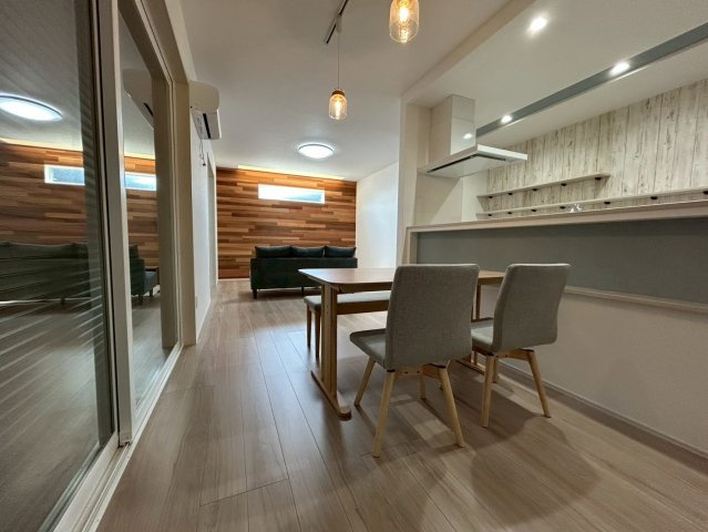 新築戸建　大垣市東町　全6区画分譲の居間・リビング|ダイニングの大型家具プレゼント！すぐに新生活が始められます！