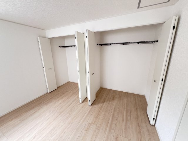 新築　高崎市吉井町吉井川第3　クレイドルガーデン　2号棟の収納|　それぞれのお部屋に収納スペースがあるのでお片付け上手で室内もスッキリ♪
