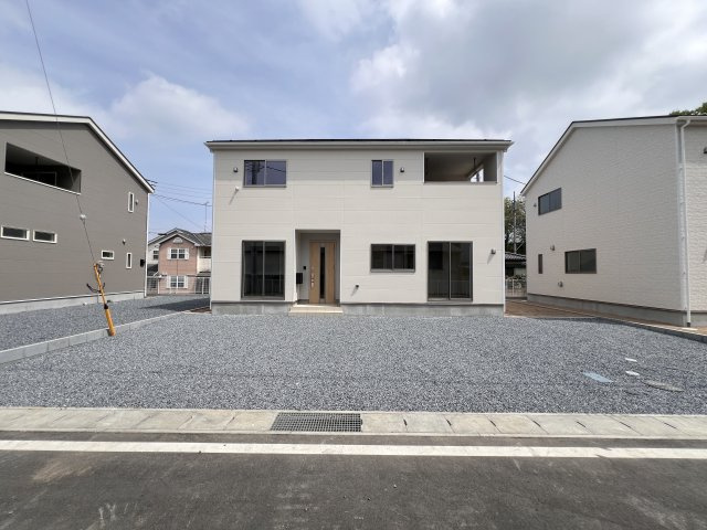 新築　高崎市吉井町吉井川第3　クレイドルガーデン　2号棟の駐車場|　駐車スペースは並列2台分可能です！
