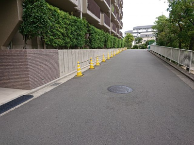 【周辺】 | 日興千里スカイマンションフレール | 前面道路