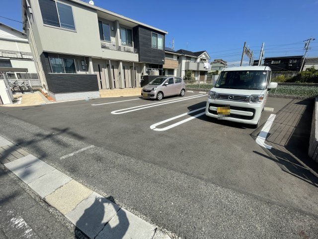 アンティームⅡの駐車場