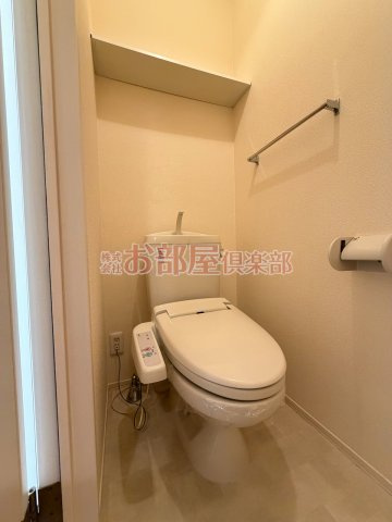 コルリスB棟のトイレ|ゆったりとした空間のトイレです