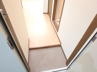 【玄関】 | フルール甲東 | ゆったりとした玄関です