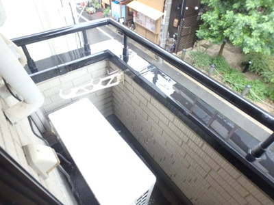 【バルコニー】 | フルール甲東 | 落ち着いた時間を過ごせるバルコニーです