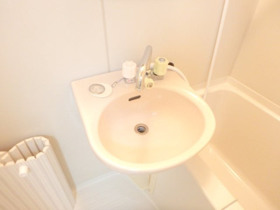 【洗面所】 | フルール甲東 | ゆったりとスペースのある洗面所