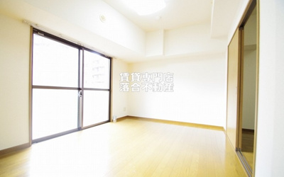 【寝室】 | アート・フルベイシス | 落ち着いた色調のお部屋