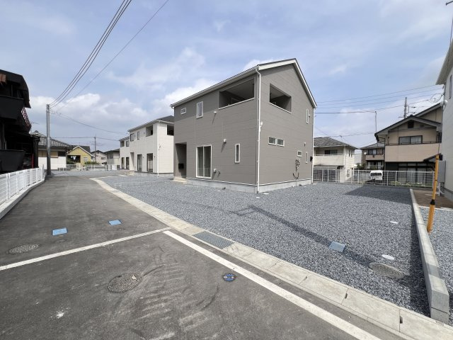 新築　高崎市吉井町吉井川第3　クレイドルガーデン　3号棟の前面道路含む現地写真|　南側接道幅員約4.2ｍ　

