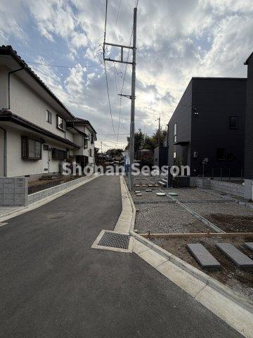 【周辺】 | 植栽・季節のお花もイキイキ育つ広い南付一戸建て◎
開放感あふれる２方（北・東）角住居で、悠々自適な新生活をお迎えしませんか♪