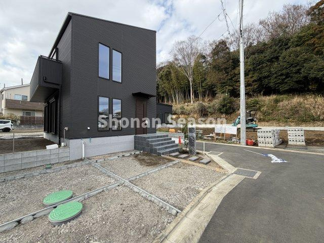 【前面道路含む現地写真】 | 標準装備充実！
夢のマイホームは思い切って、新築一戸建てを選んでみませんか♪