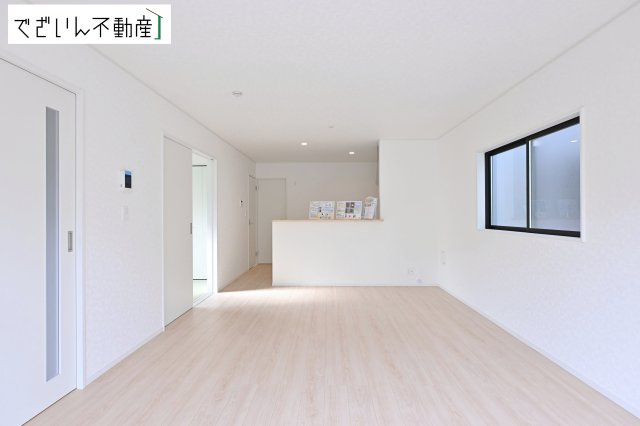 【居間・リビング】 | CRADLE GARDEN熊谷市赤城町第3　新築住宅 | ≪1号棟≫
現地(2026年4月撮影)