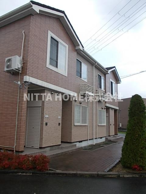 ラフィネ・ロジュマンBのエントランス|１フロア２住戸のアパートです◆