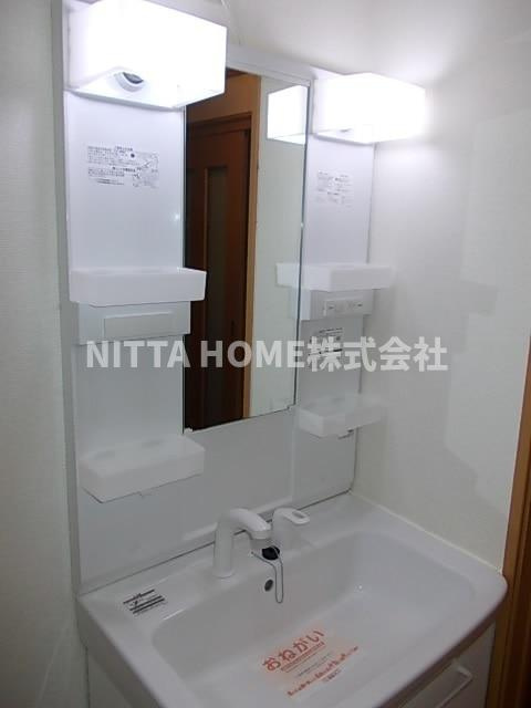 ラフィネ・ロジュマンBの洗面所|人気の独立洗面化粧台を完備◆