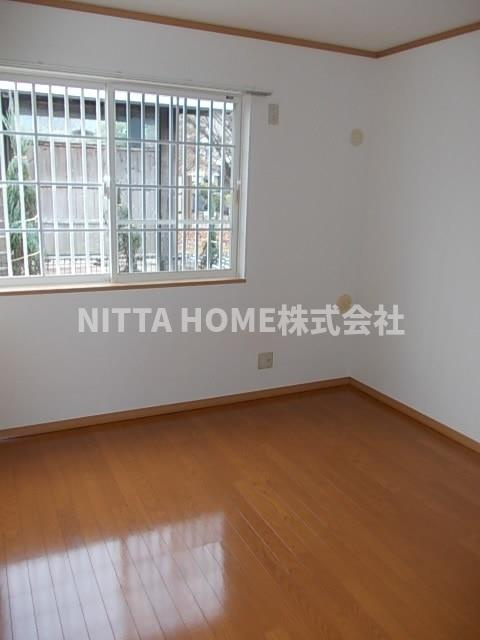 ラフィネ・ロジュマンBの洋室|独立した洋室が２室あります☆