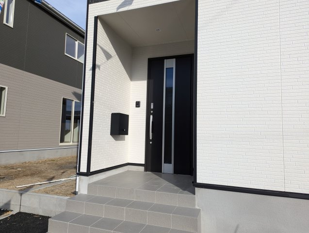 日立市久慈町　第25の玄関|エントランスです。玄関はお家の「顔」家族全員でこれからの住まいを大切に～
