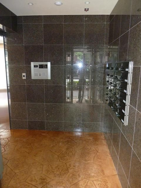 ソレイユ音羽のエントランス