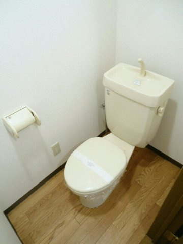 リバーサイドＳのトイレ|落ち着いたトイレです