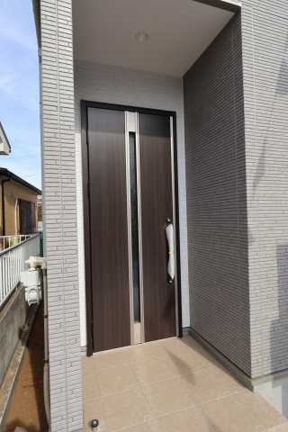 《仲介手数料無料》緑区大字大門1408-7新築一戸建てTerrechezの玄関