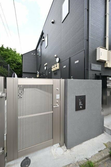 サザンロード氷川台のエントランス