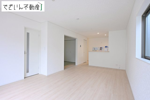 【居間・リビング】 | CRADLE GARDEN熊谷市赤城町第3　新築住宅 | ≪2号棟≫
現地(2026年4月撮影)