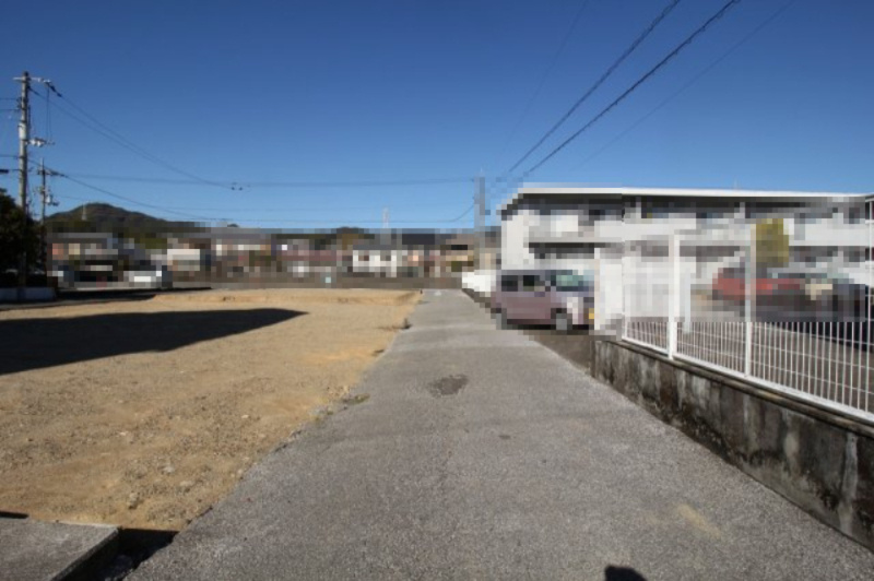 南万々　建築条件付き　売土地　C号地（全4区画）の前面道路含む現地写真
