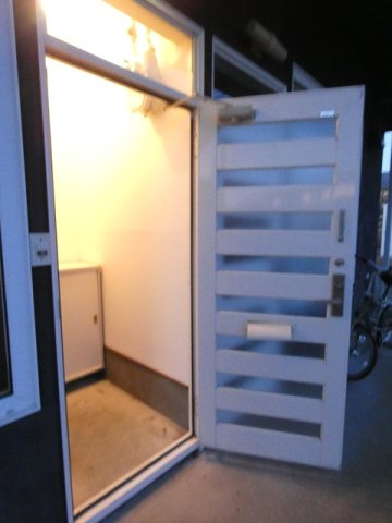 Ｆ＊ＢＯＸの玄関
