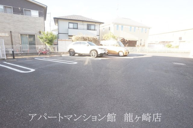 ミリューの駐車場