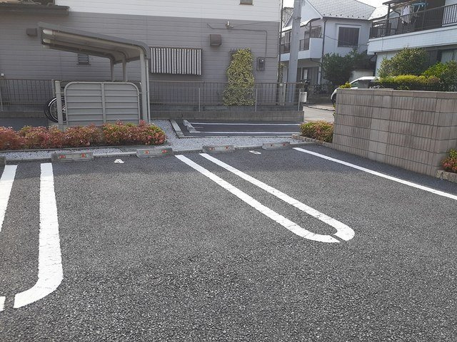 リッツ　アグリスの駐車場