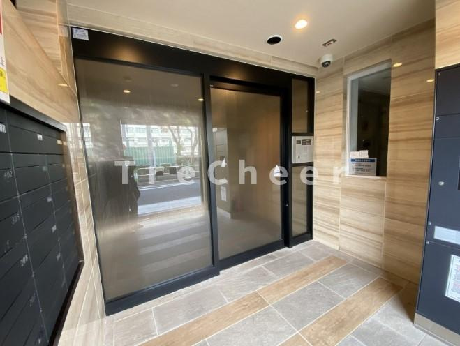 グロウズ北赤羽のエントランス