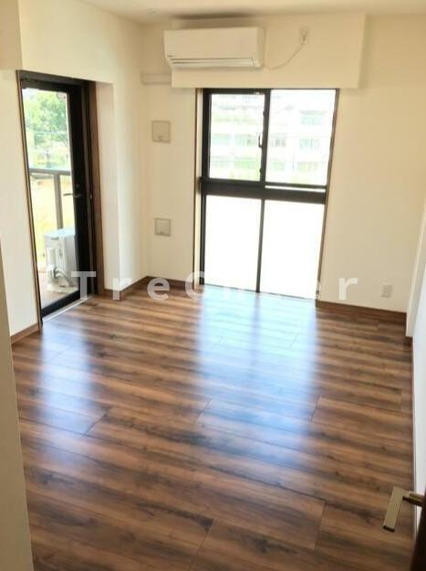 グロウズ北赤羽の居間・リビング