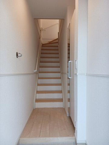 スカイガーデンＡの玄関