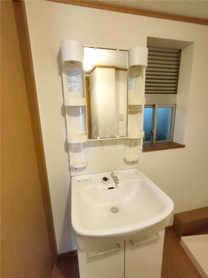 【洗面所】 | ヴィラナリー港晴 | コンパクトで使いやすい洗面所