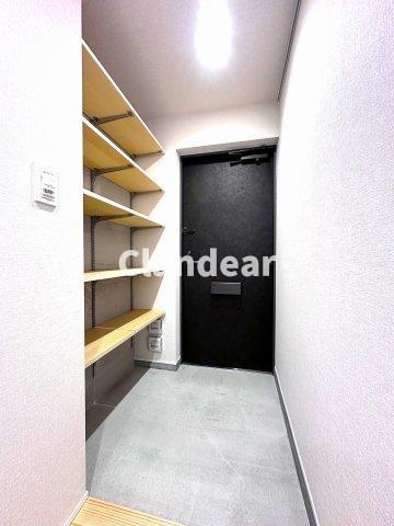 ベルシャトゥ谷塚の玄関|ドキドキの新生活も、安心してスタート。ぴったりの住まいを見つけませんか？クランディアが一緒に住まい選びをサポートします‼　まずは、お気軽にお問合せください　＃クランディア