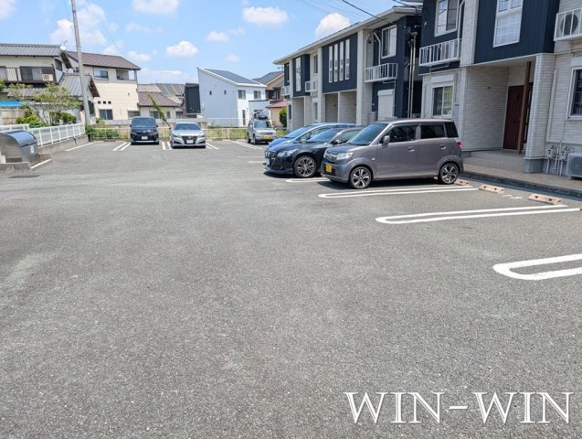 ホワイトテール Ⅰの駐車場