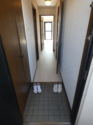 【玄関】 | パークサイドほそや | 収納もある玄関です