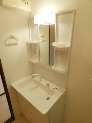 【洗面所】 | パークサイドほそや | 忙しい朝に便利なシャンプードレッサー