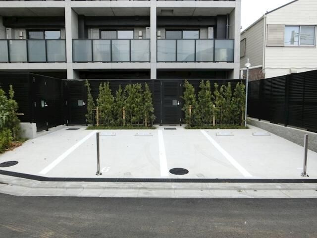 ＺＯＯＭ新宿西落合の駐車場