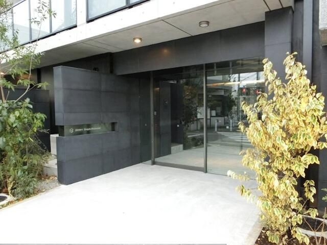 ＺＯＯＭ新宿西落合のエントランス