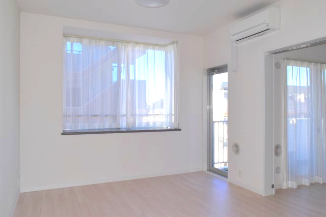 多摩市馬引沢２丁目の中古マンションの居間・リビング