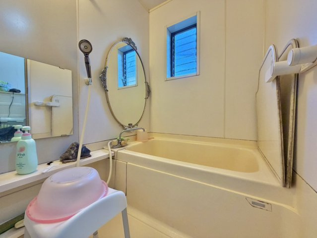別荘向け【行方市玉造甲中古住宅】の浴室