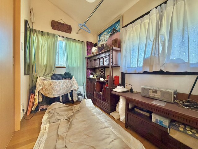 別荘向け【行方市玉造甲中古住宅】の洋室