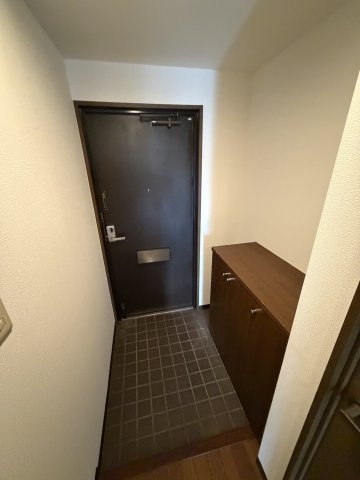 サンロイヤル加古川リバージュⅣ号館の玄関