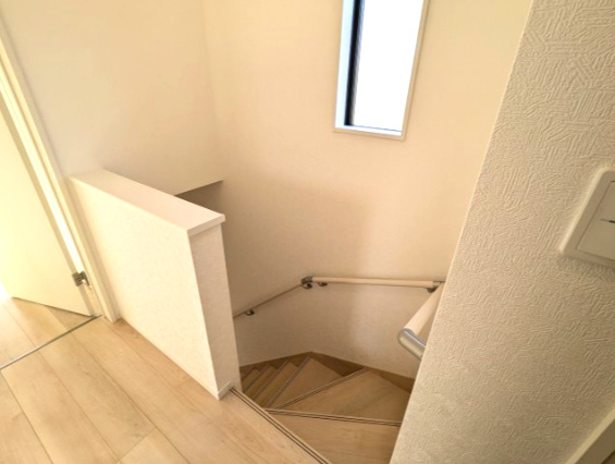 高萩市下手綱　第5のバルコニー|ルーフバルコニーで家族全員の洗濯物の干せちゃいます！屋根付きで急な雨でも安心！