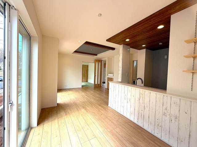 大規模分譲＜全22区画＞長期優良住宅／横浜市瀬谷区北新の居間・リビング|参考写真（1号棟）