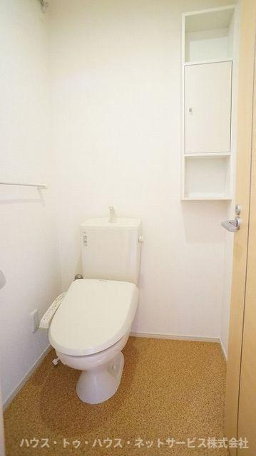 アン・ミケーリアのトイレ